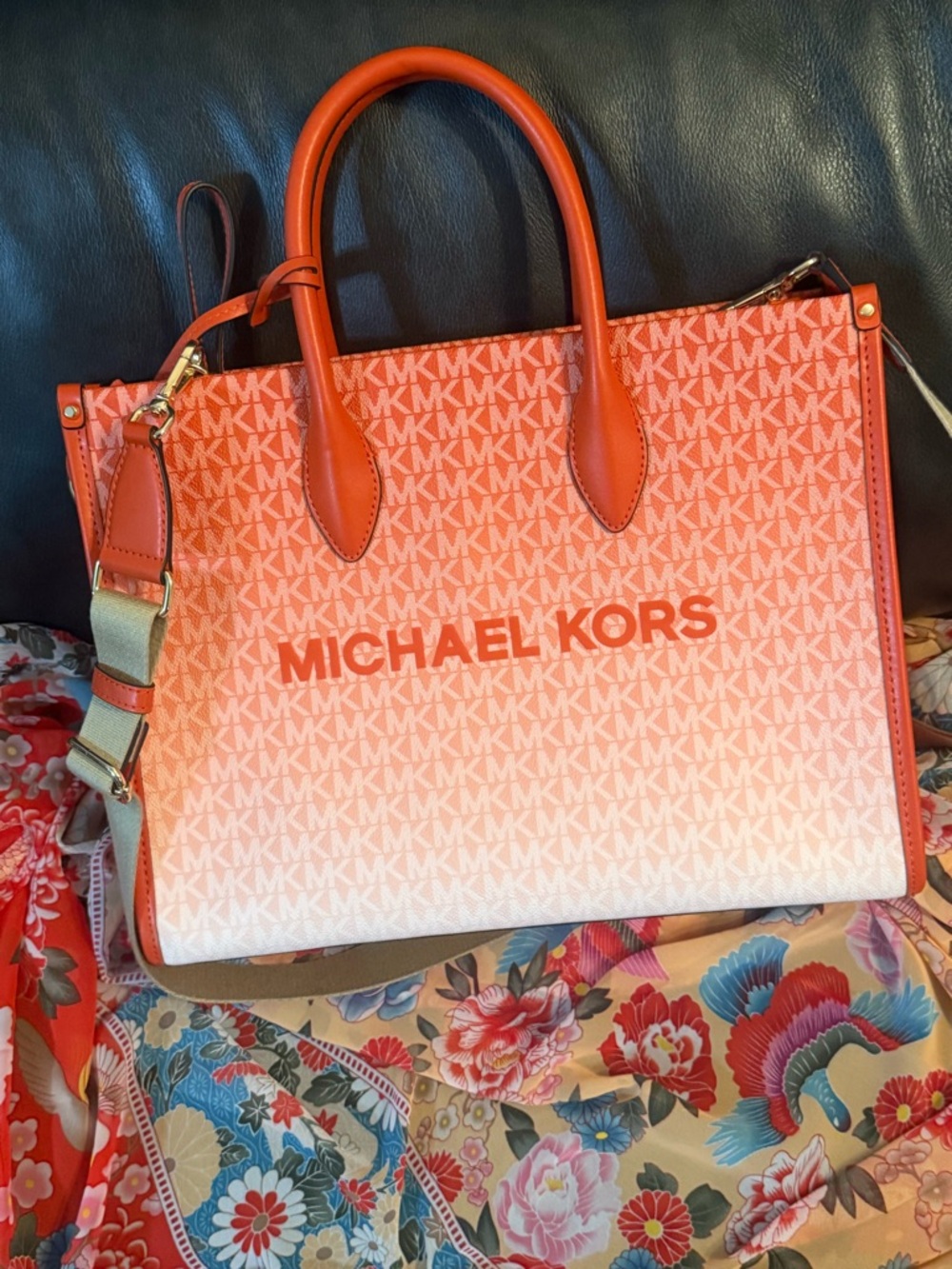 Michael Kors Coral Ombre Signature Crossbody Tote with Wristlet - Picture 10 of 10